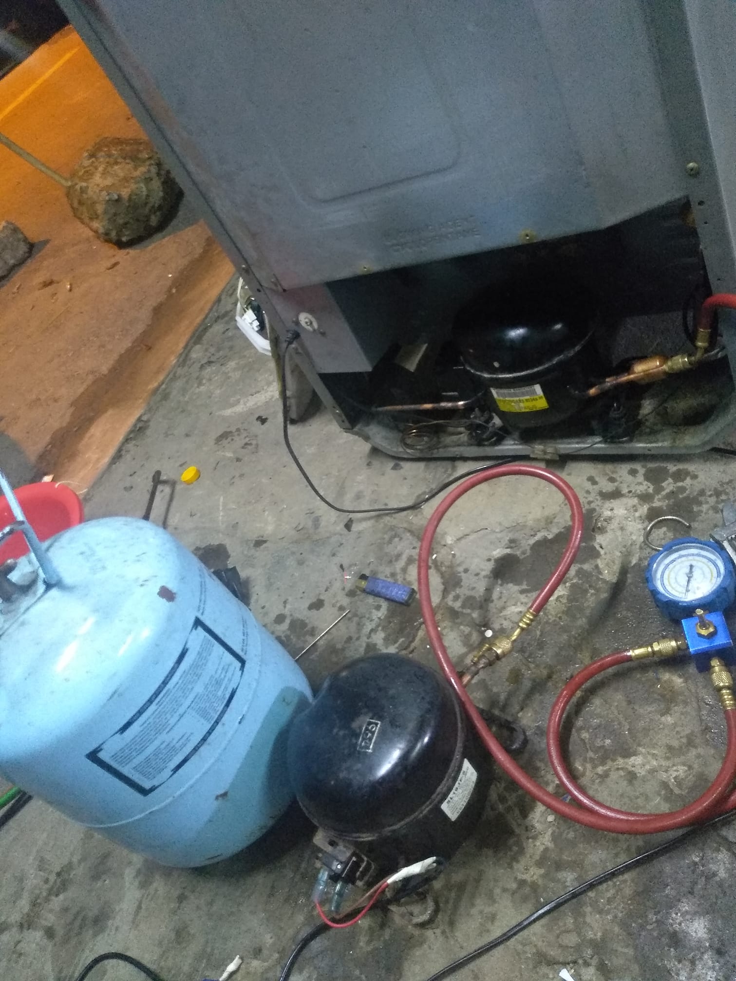 sửa tủ lạnh tại dĩ an bình dương - Điện Lạnh Nguyễn Hùng 
